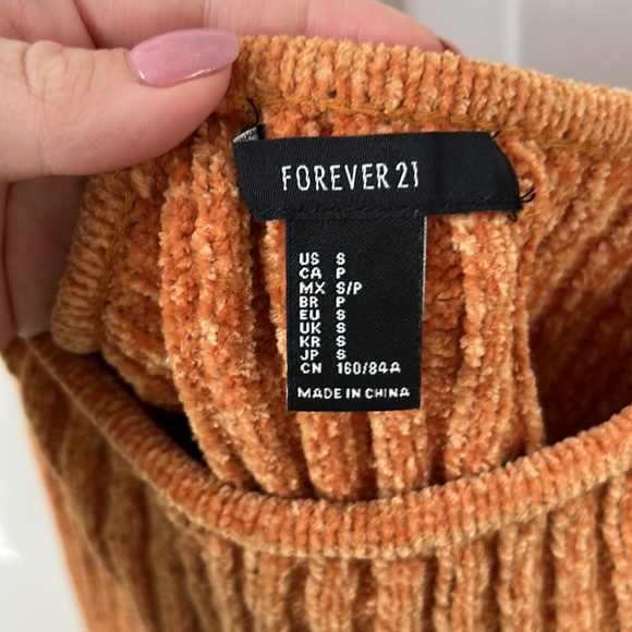 Forever 21 off the shoulder sweater - Picture 2 of 3